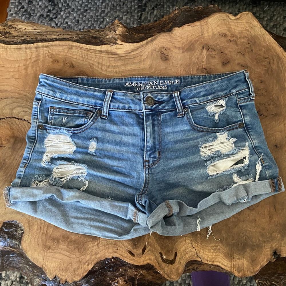 american eagle low rise stretch denim shorts - size 12